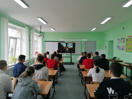 Просмотр тематических видеофильмов.